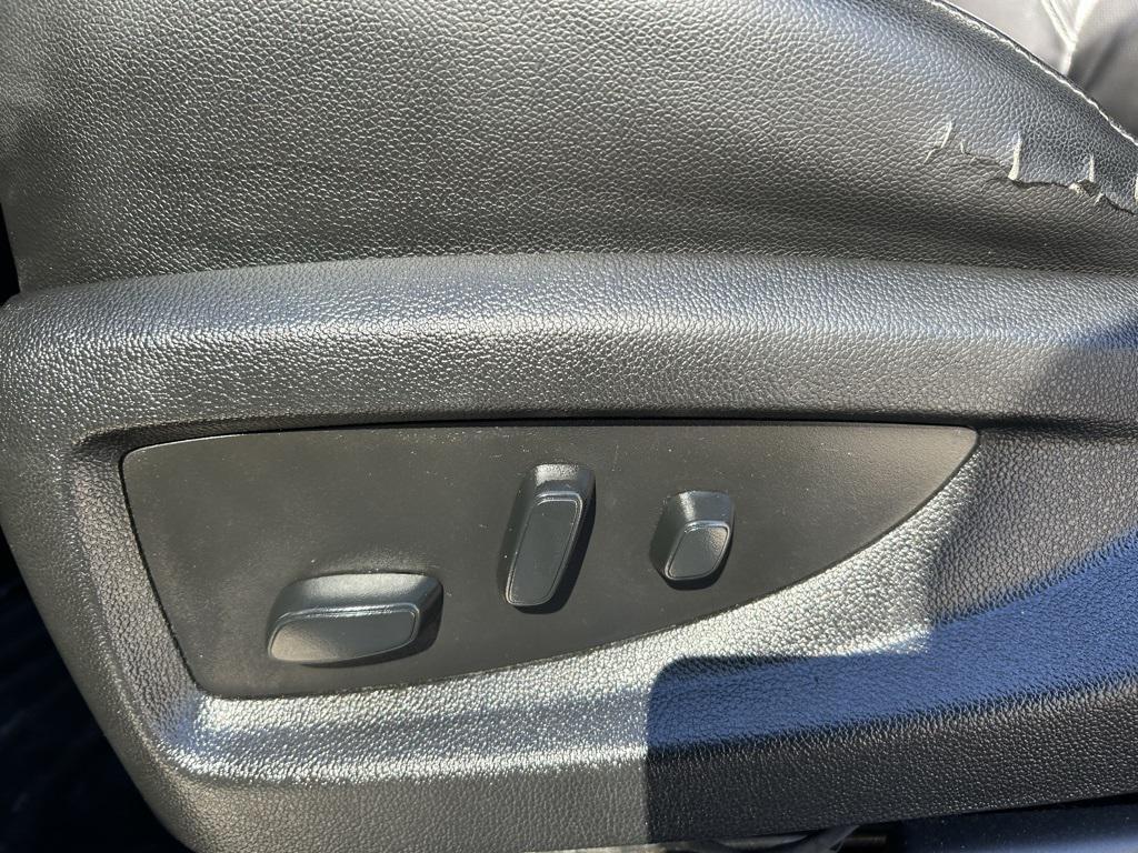 used 2020 GMC Yukon car, priced at $32,995