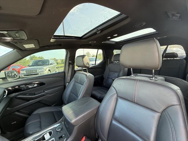 used 2022 Chevrolet Traverse car, priced at $33,995
