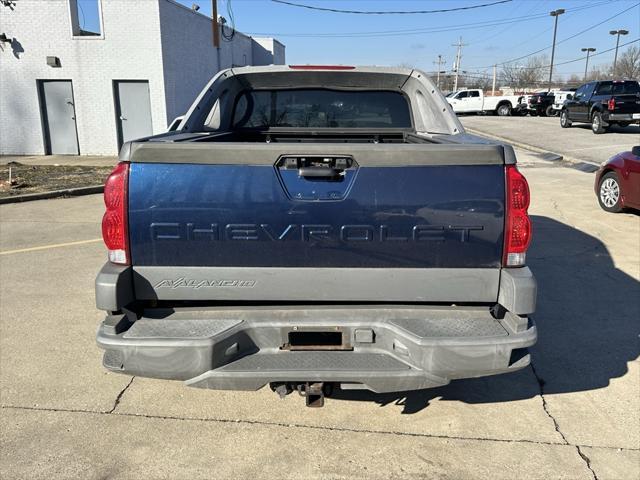 used 2002 Chevrolet Avalanche car, priced at $9,995