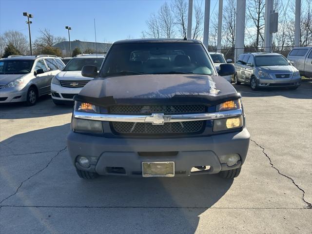 used 2002 Chevrolet Avalanche car, priced at $9,995