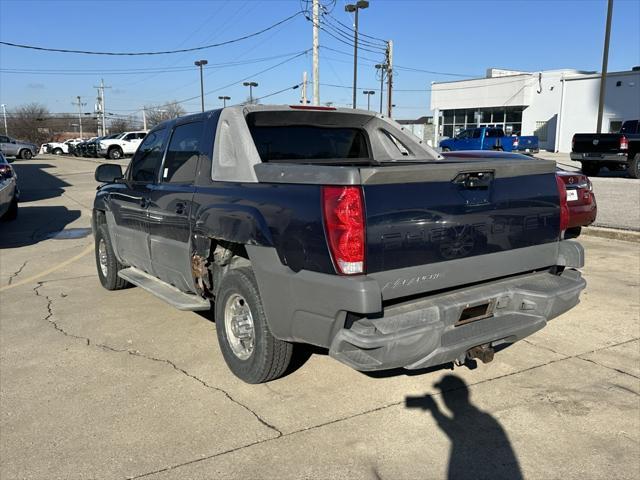 used 2002 Chevrolet Avalanche car, priced at $9,995