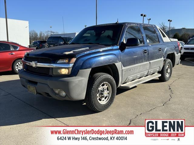 used 2002 Chevrolet Avalanche car, priced at $9,995