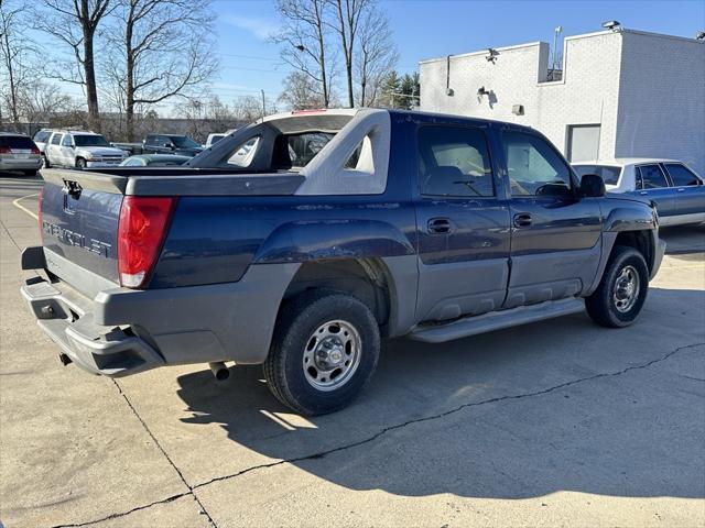 used 2002 Chevrolet Avalanche car, priced at $9,995