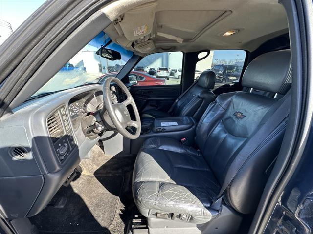 used 2002 Chevrolet Avalanche car, priced at $9,995