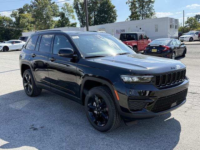 new 2025 Jeep Grand Cherokee car, priced at $40,875