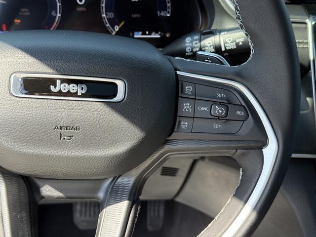 new 2025 Jeep Grand Cherokee car, priced at $40,875