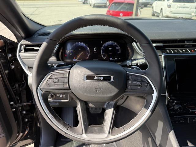 new 2025 Jeep Grand Cherokee car, priced at $40,875