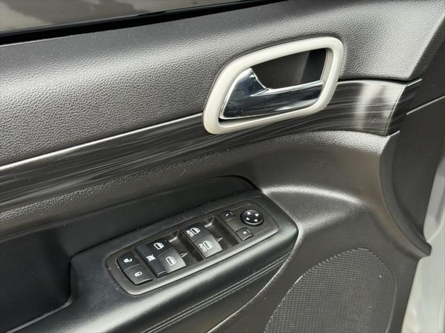 used 2021 Jeep Grand Cherokee car, priced at $27,995