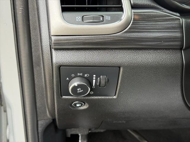 used 2021 Jeep Grand Cherokee car, priced at $27,995