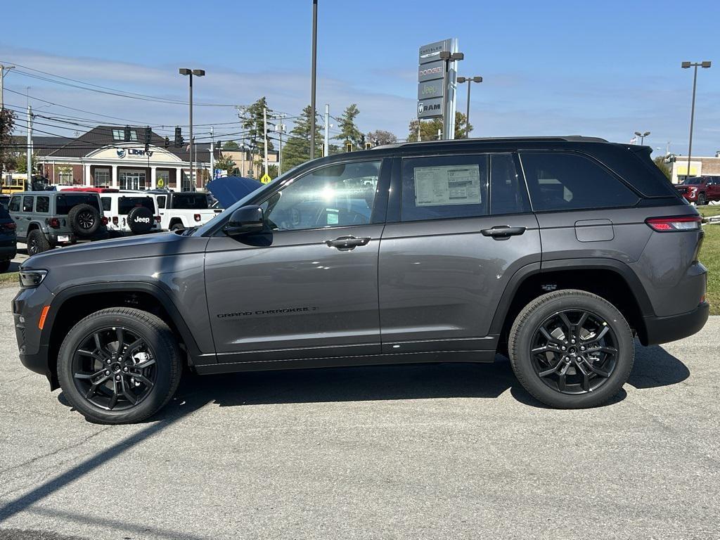 new 2025 Jeep Grand Cherokee car, priced at $43,235