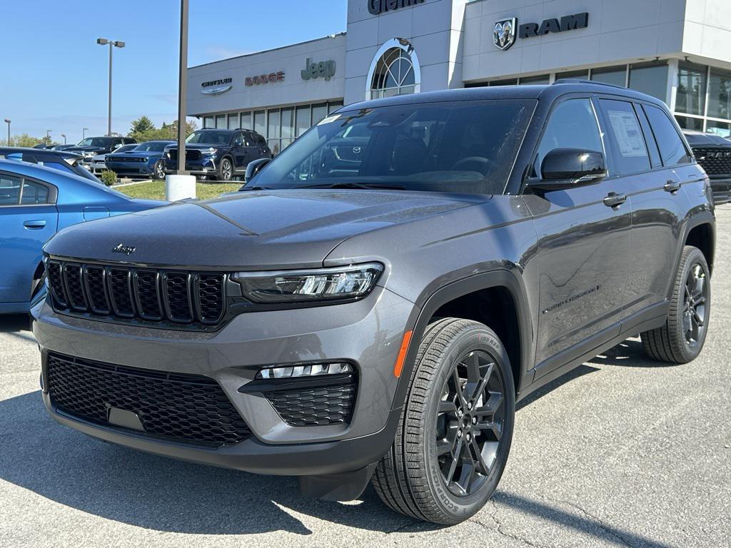 new 2025 Jeep Grand Cherokee car, priced at $43,235