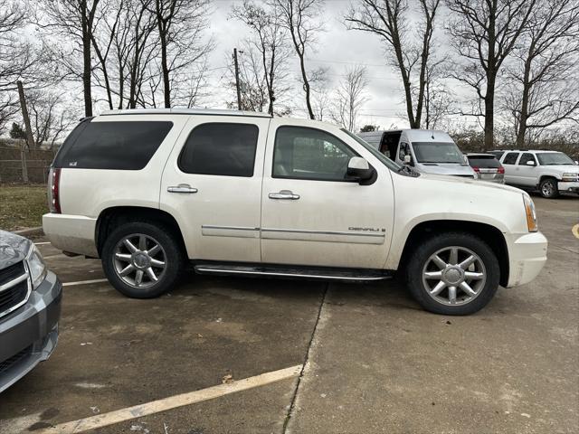 used 2009 GMC Yukon car, priced at $5,000