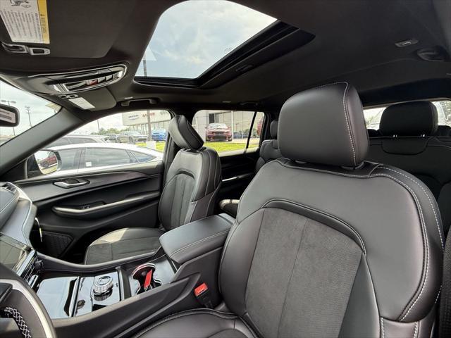 new 2025 Jeep Grand Cherokee L car, priced at $39,730