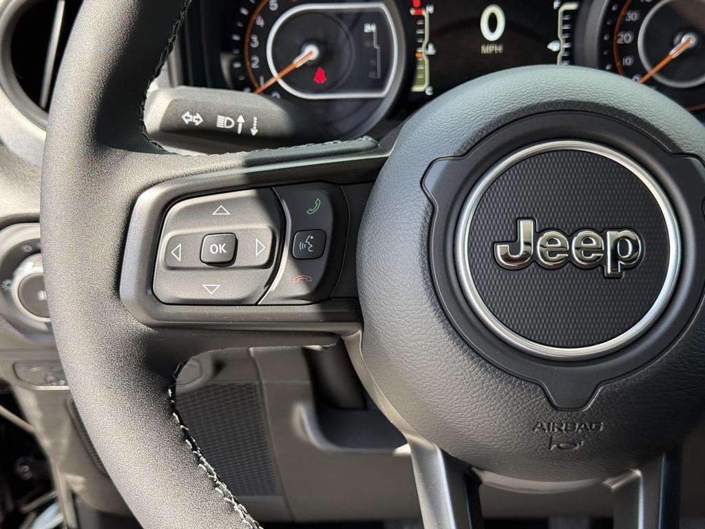new 2025 Jeep Wrangler car, priced at $42,870