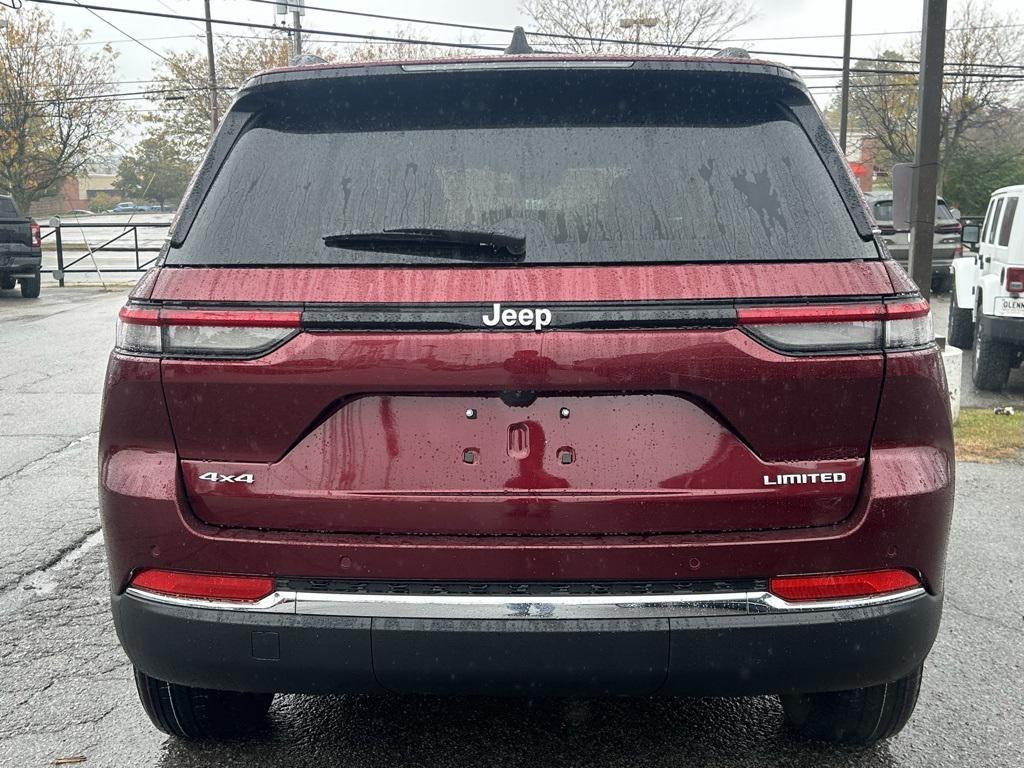 new 2025 Jeep Grand Cherokee car, priced at $40,005