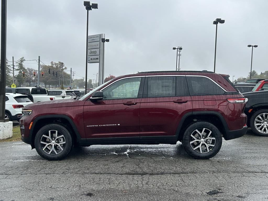 new 2025 Jeep Grand Cherokee car, priced at $40,005