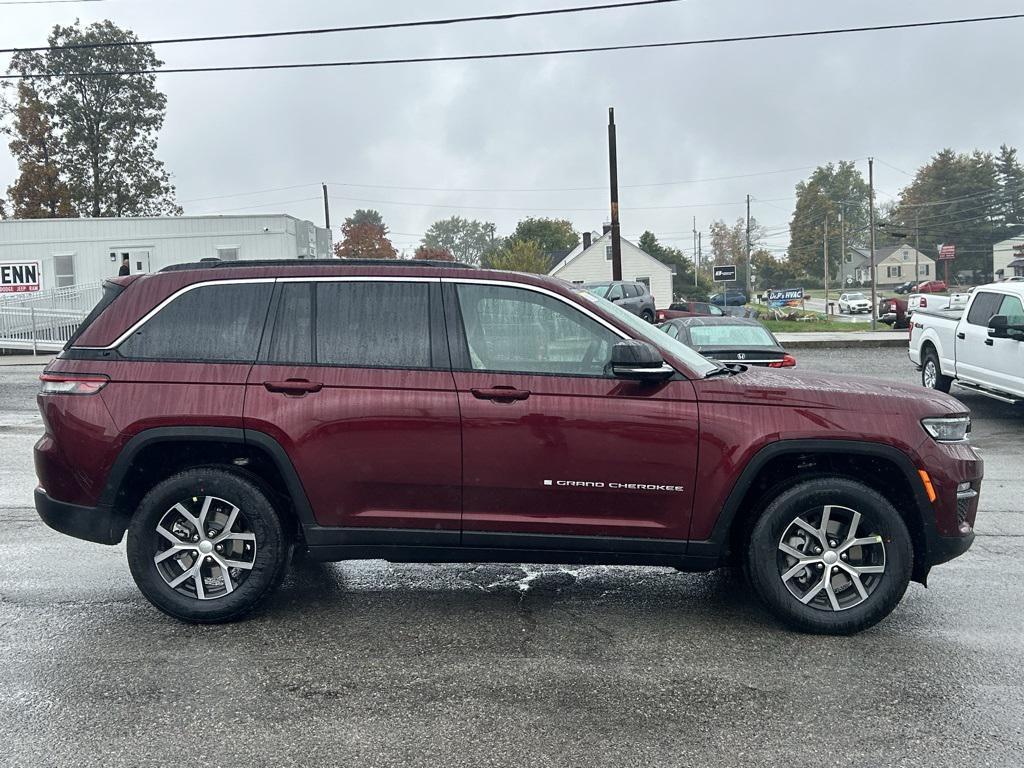 new 2025 Jeep Grand Cherokee car, priced at $40,005