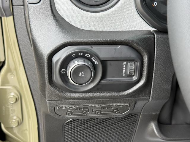 new 2025 Jeep Wrangler car, priced at $40,075