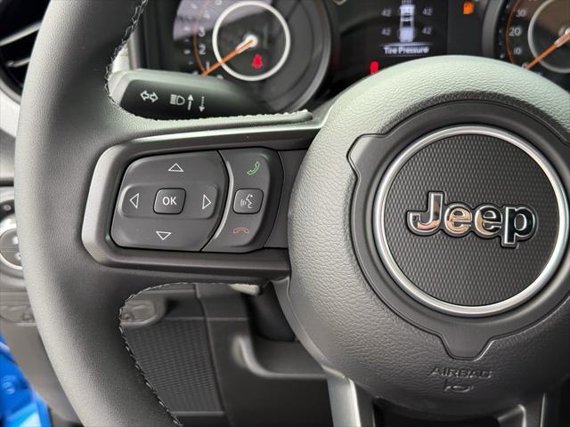 new 2025 Jeep Gladiator car, priced at $39,180
