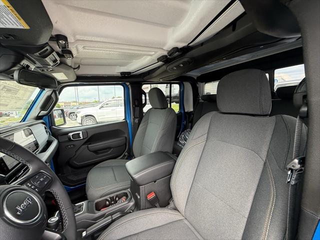 new 2025 Jeep Gladiator car, priced at $39,180