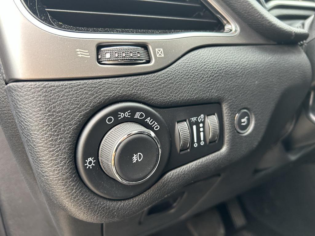 used 2021 Jeep Cherokee car, priced at $19,995