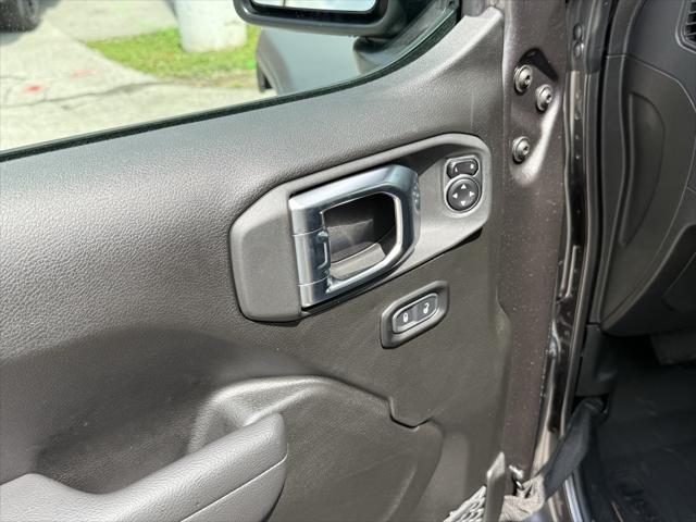 new 2025 Jeep Gladiator car, priced at $46,305