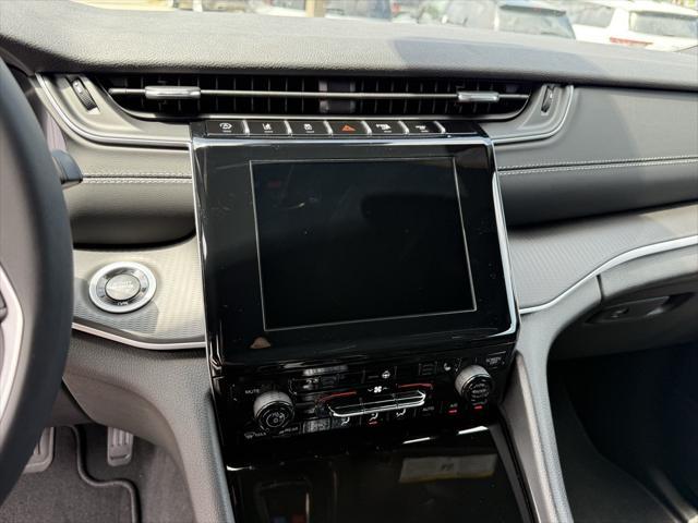 new 2025 Jeep Grand Cherokee L car, priced at $39,135