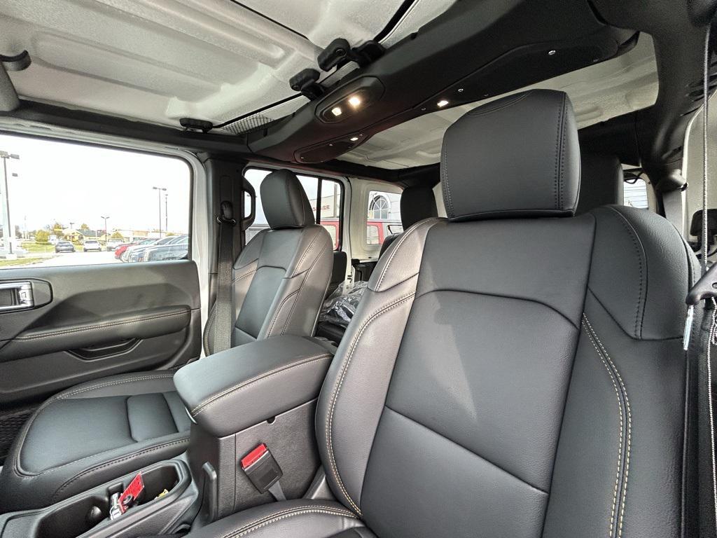 new 2026 Jeep Wrangler car, priced at $46,880