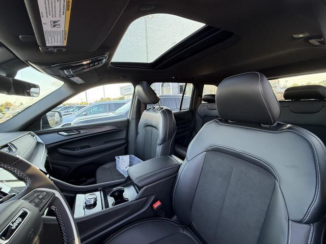 new 2025 Jeep Grand Cherokee car, priced at $37,730