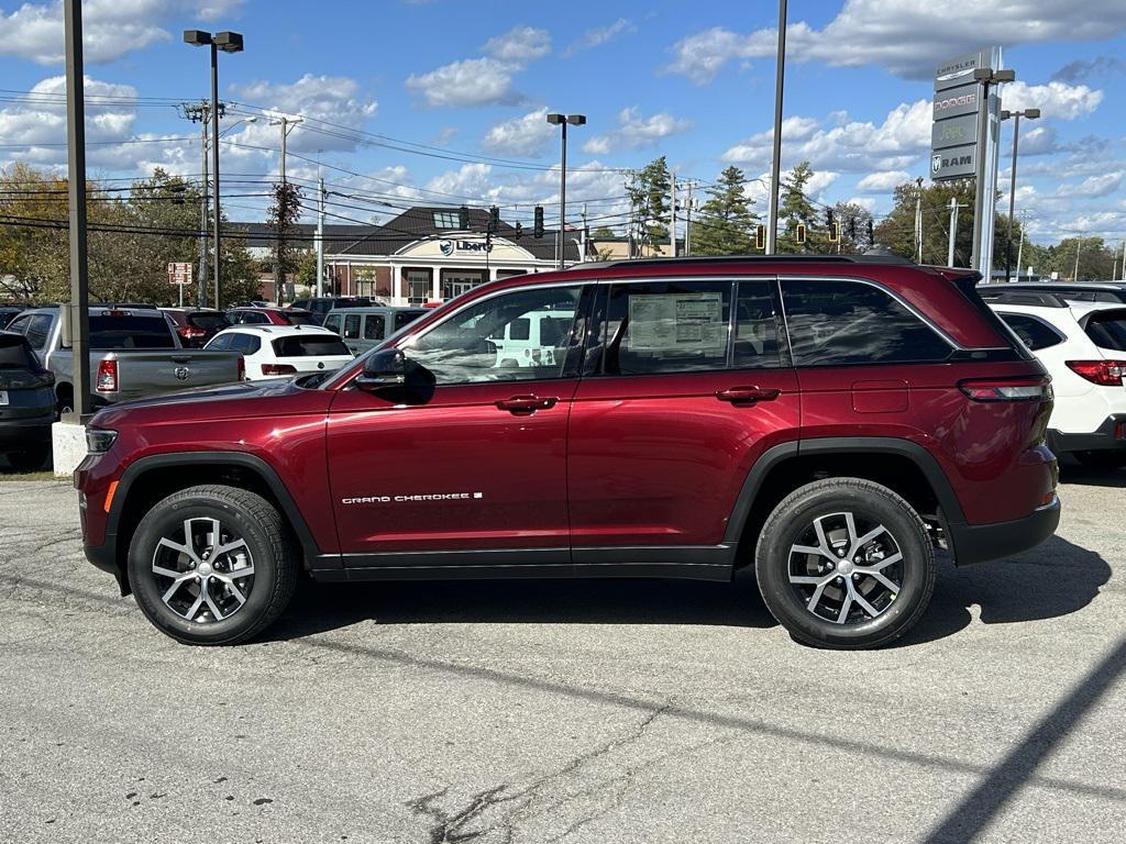 new 2025 Jeep Grand Cherokee car, priced at $40,005