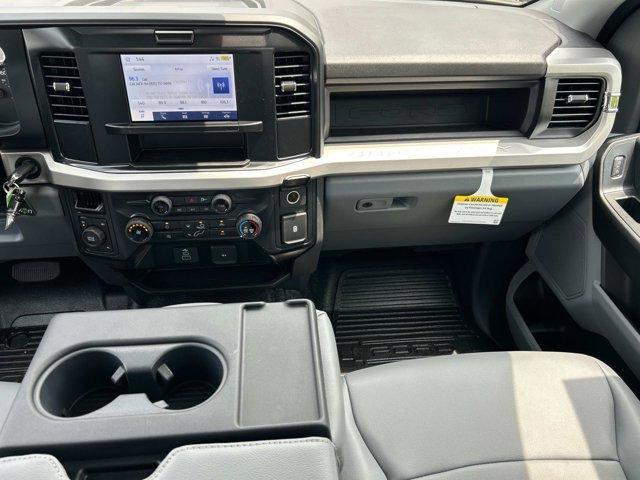 new 2025 Ford F-250 car, priced at $47,421