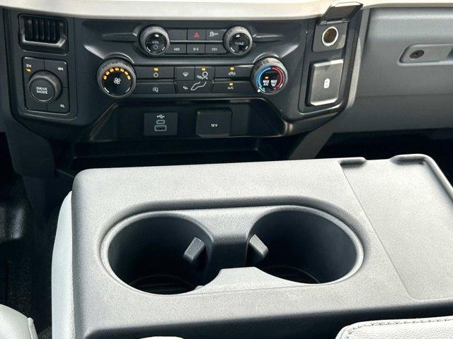 new 2025 Ford F-250 car, priced at $47,421