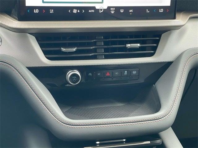 new 2025 Ford Explorer car, priced at $40,425
