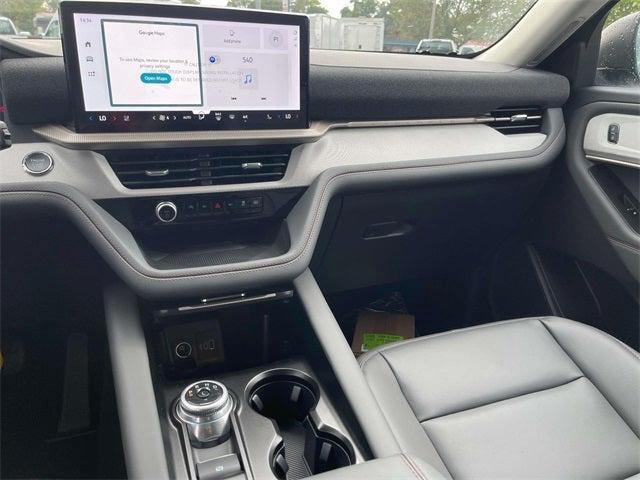 new 2025 Ford Explorer car, priced at $40,425
