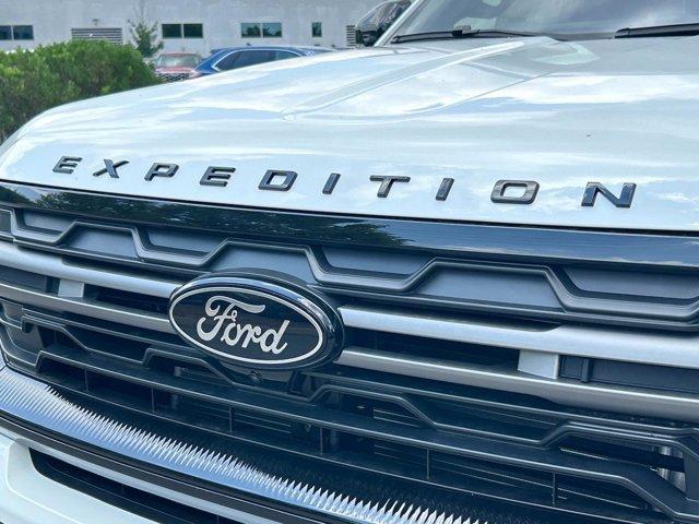 new 2025 Ford Expedition car, priced at $85,035