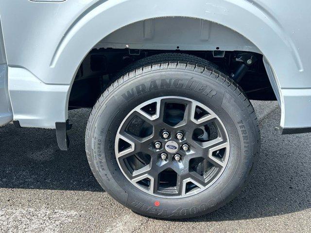 new 2025 Ford F-150 car, priced at $42,321
