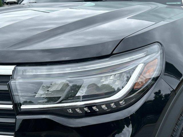 new 2025 Ford Explorer car, priced at $42,885