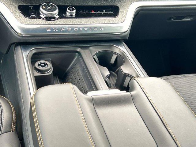 new 2025 Ford Expedition car, priced at $84,310