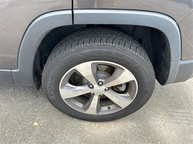 used 2019 Jeep Cherokee car, priced at $17,798