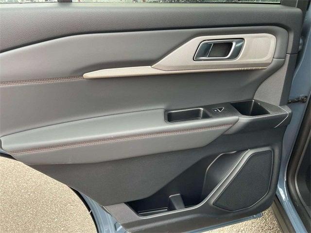 new 2025 Ford Explorer car, priced at $40,572