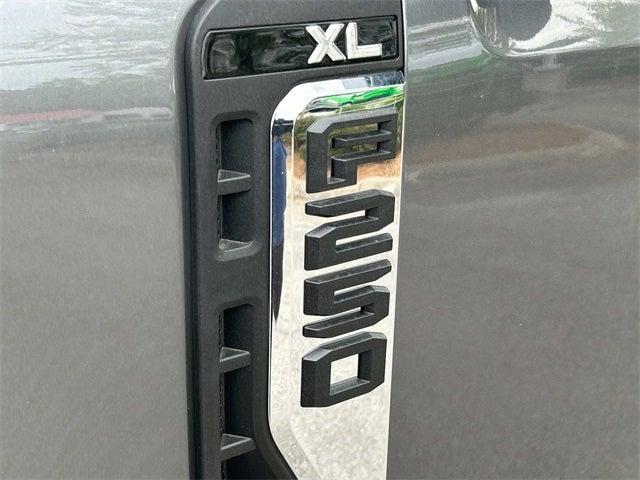 new 2025 Ford F-250 car, priced at $40,614