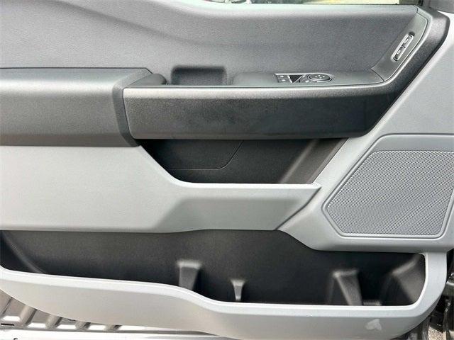 new 2025 Ford F-250 car, priced at $40,614