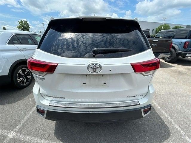 used 2019 Toyota Highlander car, priced at $26,283