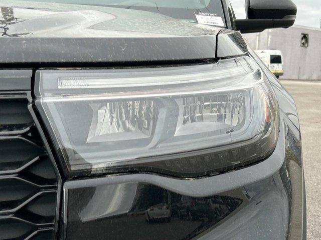 new 2025 Ford Explorer car, priced at $56,777