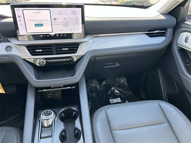new 2025 Ford Explorer car, priced at $40,700