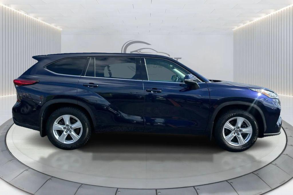 used 2022 Toyota Highlander car, priced at $30,990