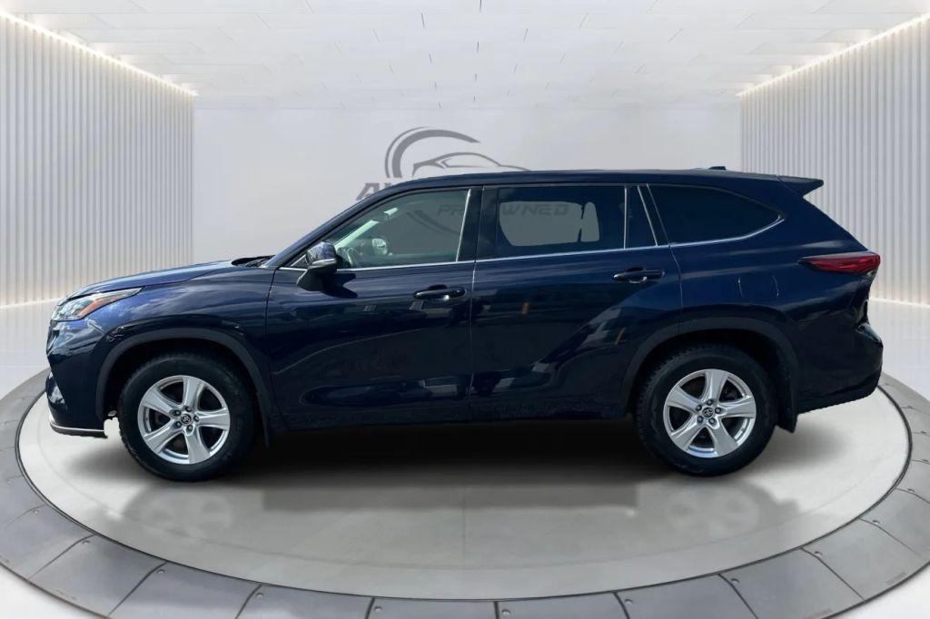 used 2022 Toyota Highlander car, priced at $30,990
