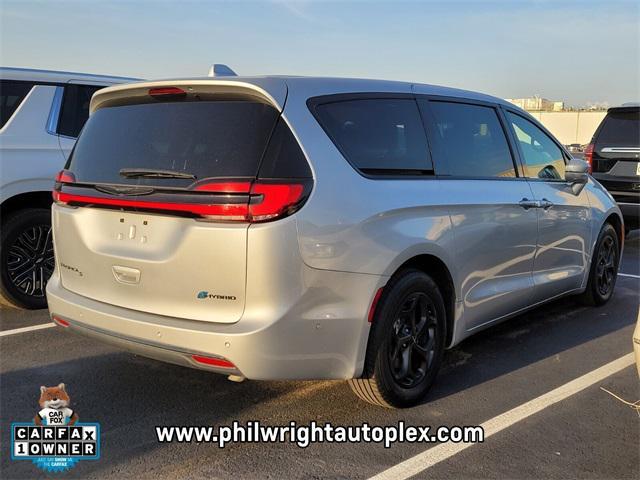 used 2022 Chrysler Pacifica Hybrid car