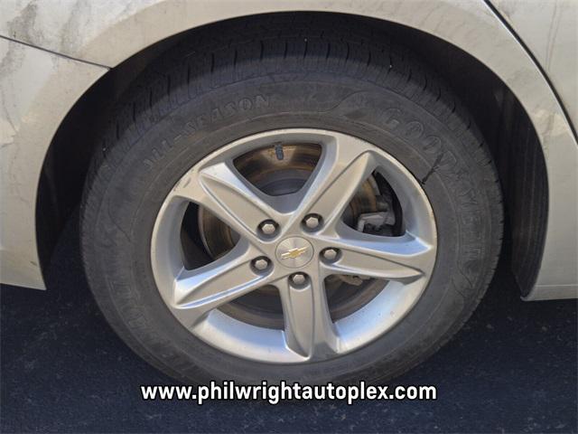 used 2022 Chevrolet Malibu car, priced at $18,995