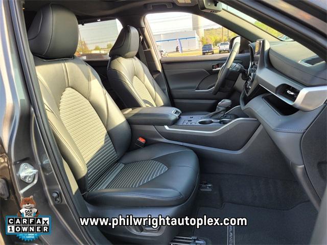 used 2023 Toyota Highlander car, priced at $38,998